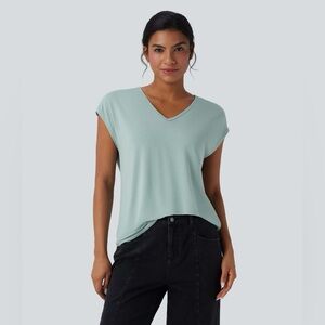 Halara V Neck Short Sleeve Casual T-Shirt medium NWOT